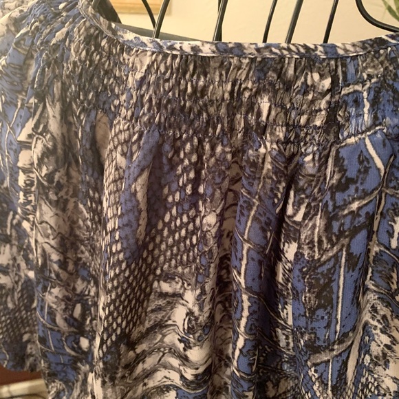 Miss Tina Top - Picture 6 of 8